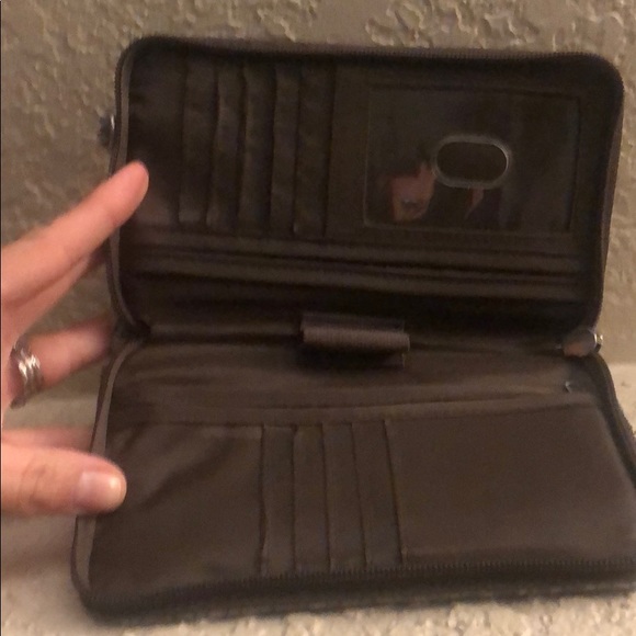 Thirty-one Wallet - FREE W/PURCHASE - Picture 2 of 8